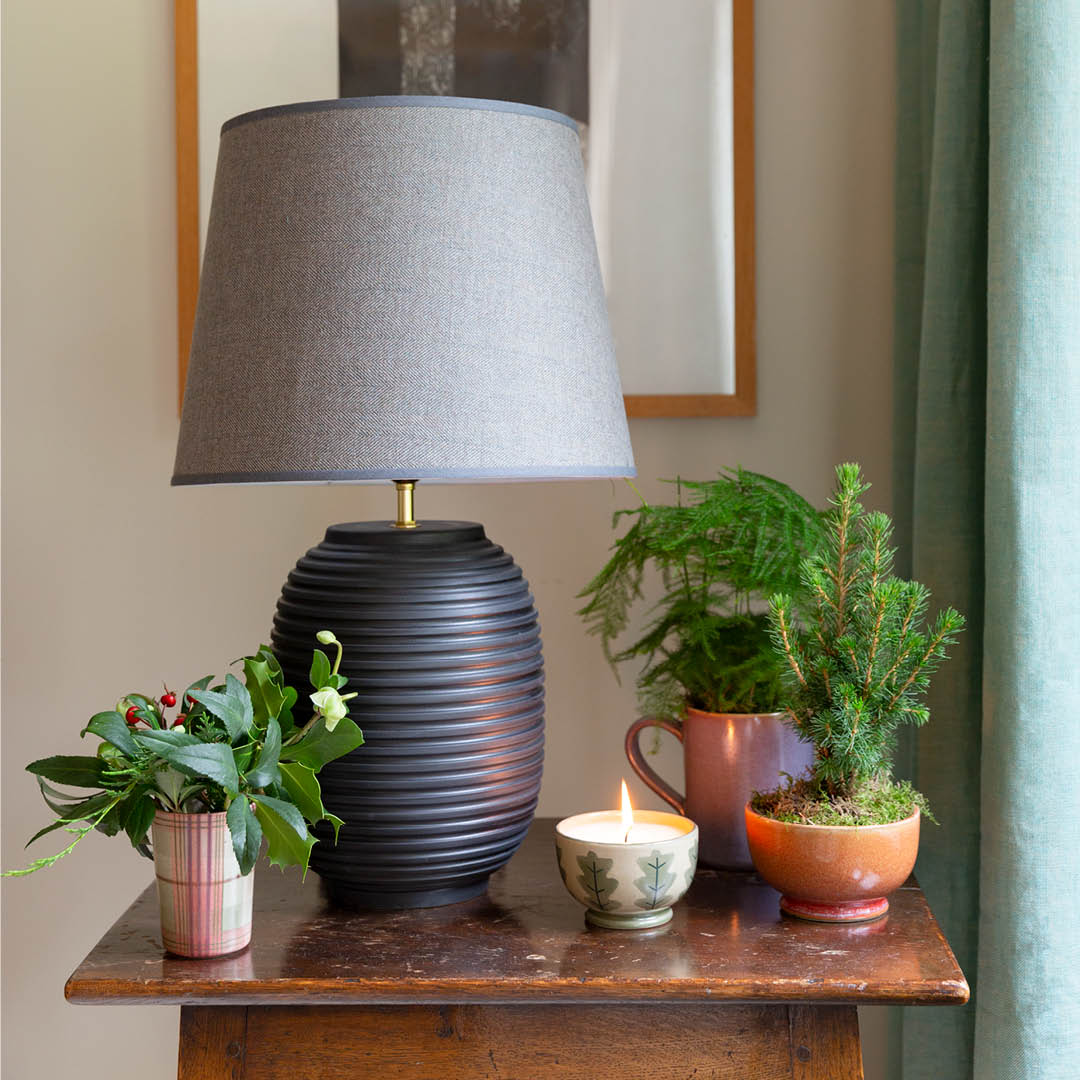 Black deals vase lamp